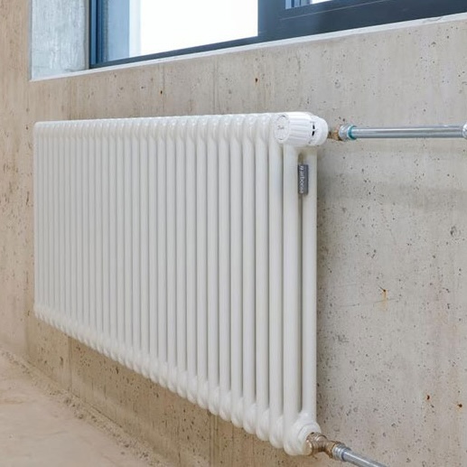 Радиатор Arbonia под окном